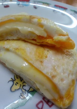 チーズとろっ♪目玉焼きinチーズ明太-レシピのメイン写真