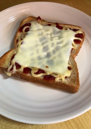 カンタン🩷チーズケチャップトースト-レシピのメイン写真