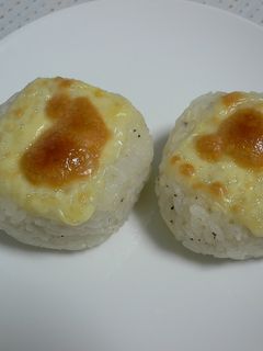 ピリッとチーズの焼きおにぎり-レシピのメイン写真