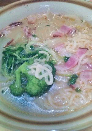 インスタントラーメンがピリ辛に-レシピのメイン写真