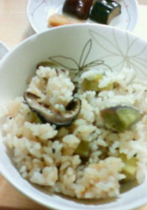 即戻しの乾燥椎茸とサツマイモで炊込飯。-レシピのメイン写真