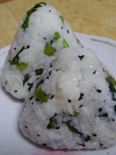 野沢菜とごま塩のおにぎり-レシピのメイン写真
