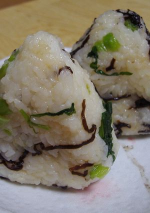 野沢菜と塩昆布のおにぎり-レシピのメイン写真