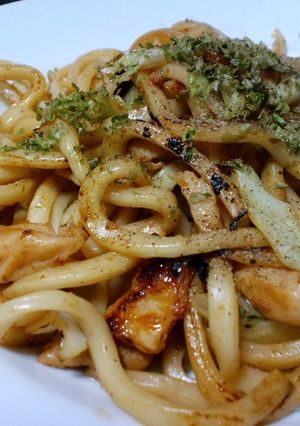 ジンたれのホルモン焼きうどん-レシピのメイン写真