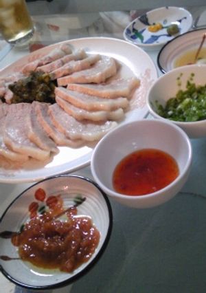ゆで豚をいろいろなソースで召し上がれ☆-レシピのメイン写真