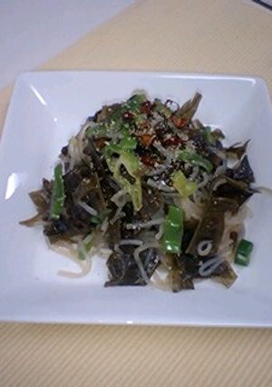 簡単わかめ＆しらたきでヘルシー炒め-レシピのメイン写真