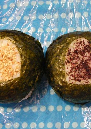 お弁当に使った海苔の余りで愛情おにぎり☆-レシピのメイン写真