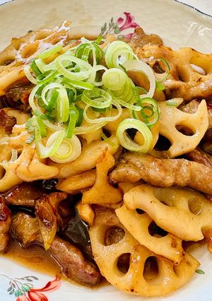 れんこんの豚肉とネギの黒酢煮-レシピのメイン写真