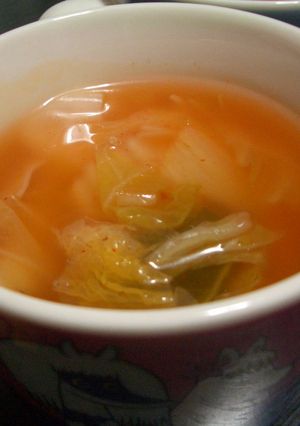 キムチで簡単味付け♪餃子の皮でスープ-レシピのメイン写真