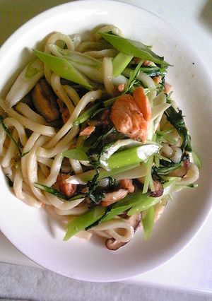 ♯鮭と梅のさっぱり焼きうどん♯-レシピのメイン写真