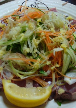 野菜たっぷり！鰹の塩たたきサラダ-レシピのメイン写真
