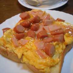 รูปของ 朝食♪スクランブルウインナートースト♪