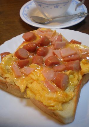 朝食♪スクランブルウインナートースト♪-レシピのメイン写真