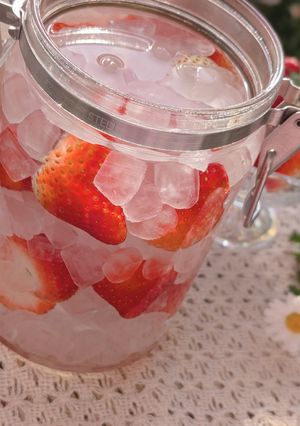 赤い果実のイチゴ酒-レシピのメイン写真