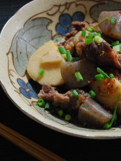 トロトロ熱々!里イモとスジ肉の味噌煮込み-レシピのメイン写真