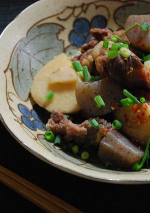 トロトロ熱々！里イモとスジ肉の味噌煮込み-レシピのメイン写真