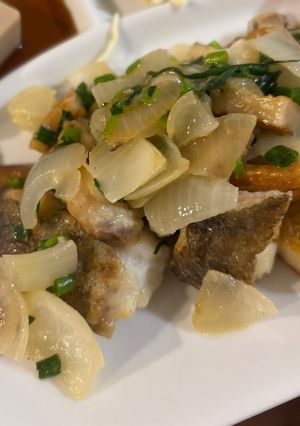 たらと玉ねぎとさつまあげのレモンバター炒-レシピのメイン写真