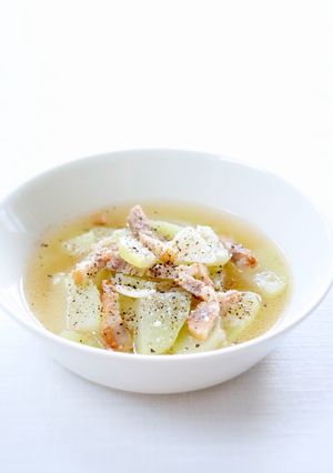 トロトロな【ハヤトウリとベーコンのコンソメ煮】-レシピのメイン写真