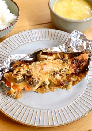 ご飯進む！鮭ときのこの味噌マヨホイル焼き-レシピのメイン写真