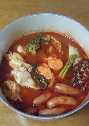 トマト鍋のイタリアン風-レシピのメイン写真
