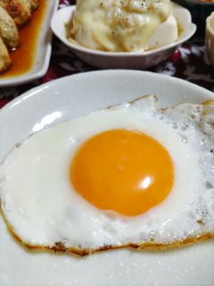 朝ごはんに☀白身も黄身も完璧な目玉焼き-レシピのメイン写真