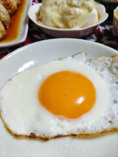 朝ごはんに☀白身も黄身も完璧な目玉焼き-レシピのメイン写真