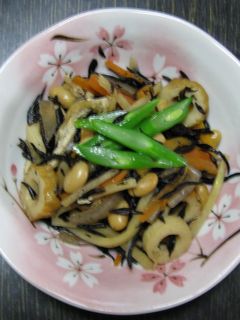 具沢山☆めんつゆでヒジキの炒め煮-レシピのメイン写真