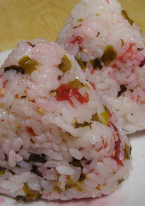 野沢菜と梅干しのおにぎり-レシピのメイン写真