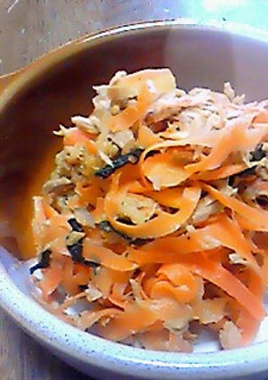 簡単にんじんとワカメのツナ炒め-レシピのメイン写真