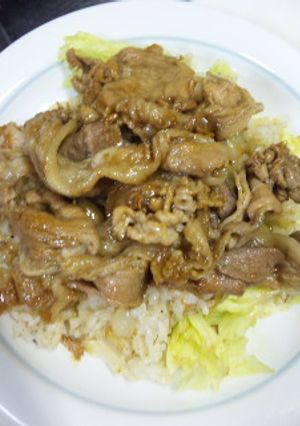 コンソメ・めんつゆで焼肉ガーリックピラフ-レシピのメイン写真