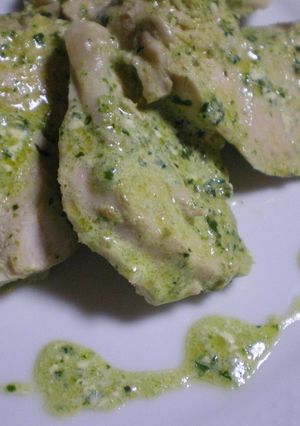 簡単☆しっとり鶏ハム*ﾟ:*バジル風味-レシピのメイン写真