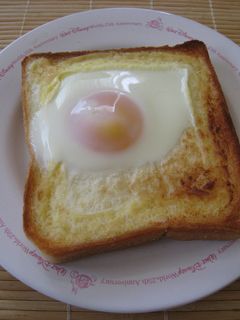 簡単!目玉焼きがとろ~り!マヨトースト-レシピのメイン写真