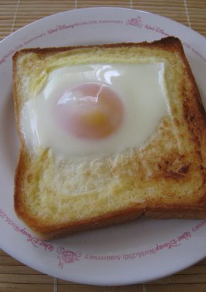 簡単！目玉焼きがとろ～り！マヨトースト-レシピのメイン写真