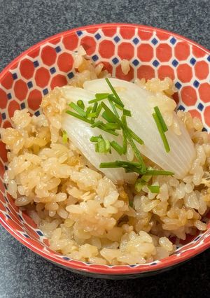 炊飯器で！ツナと新玉ねぎの炊き込みご飯-レシピのメイン写真