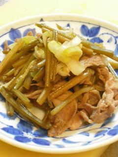 サツマイモの茎と豚コマ!オイスター炒め-レシピのメイン写真