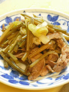 サツマイモの茎と豚コマ!オイスター炒め-レシピのメイン写真