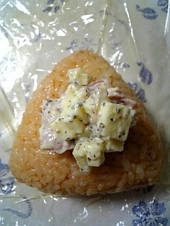 うまうま♡ピリ辛トムヤンクン味のおにぎり-レシピのメイン写真