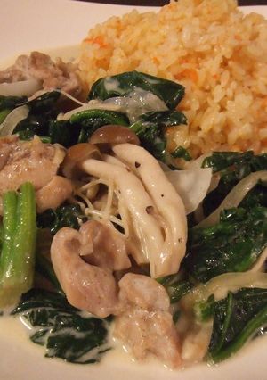 鶏と小松菜のクリーム煮＆キャロットライス-レシピのメイン写真