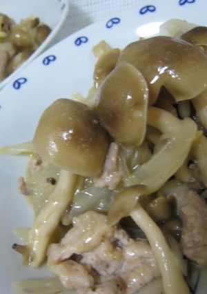 しめじと豚肉のにんにく味噌炒め-レシピのメイン写真