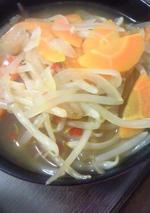 豆板醤で★もやしと野菜のピリ辛スープ-レシピのメイン写真