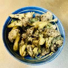 A picture of Rizzyのカリフラワーの胡麻和え.