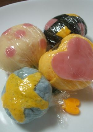 ラップで作るロリポップおにぎり-レシピのメイン写真