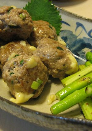 切れてるチーズを使った、豚ひき肉だんご☆-レシピのメイン写真