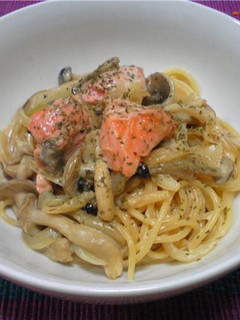 秋鮭ときのこの味噌クリームパスタ-レシピのメイン写真