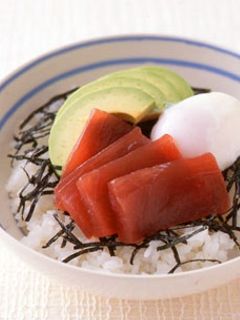 まぐろと温玉のすし丼-レシピのメイン写真