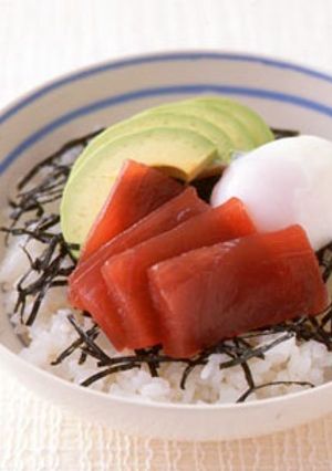 まぐろと温玉のすし丼-レシピのメイン写真