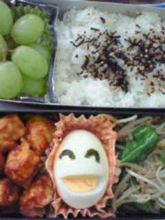 手抜きdeズボラなキャラ弁❤笑うゆで玉子-レシピのメイン写真
