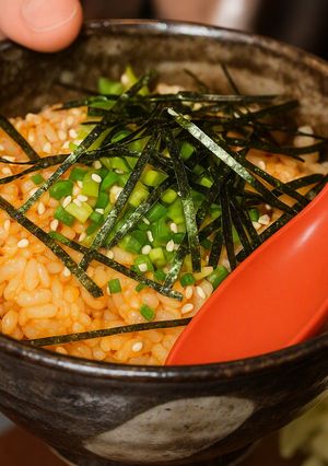 ざくっとピリ辛！🔥ラー油と天かすのやみつき丼-レシピのメイン写真