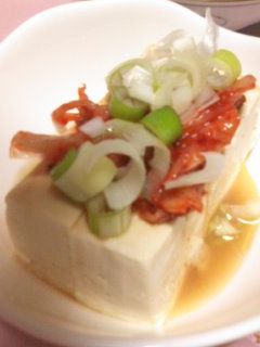 とっても簡単♪ キムチ冷奴-レシピのメイン写真