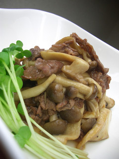 梨が決め手!? 牛肉とキノコたっぷり炒め-レシピのメイン写真